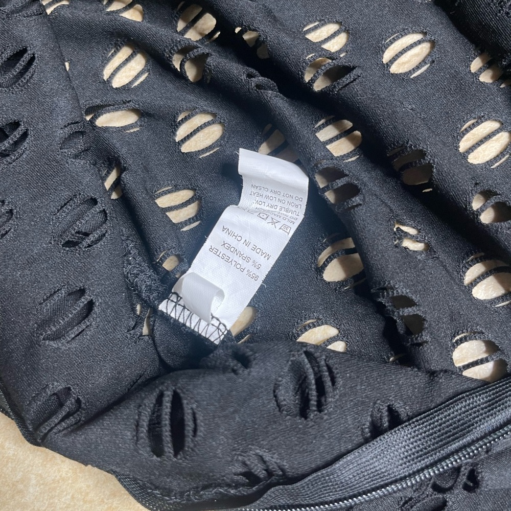 SHEIN Black Long-Sleeve Cutout Jumpsuit - Picture 4 of 5